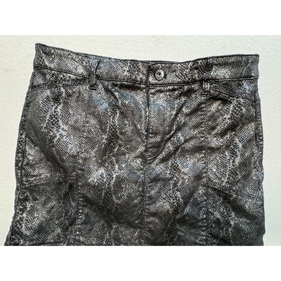 White House Black Market Womens Mini Skirt Lightweight Size 12 Black Snake Print - Picture 5 of 11